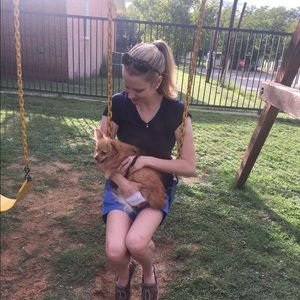 Meet your Posher, Emily